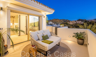 Penthouse en duplex de premier ordre avec vue panoramique sur la mer et piscine privée à vendre à Nueva Andalucia, Marbella 69455 