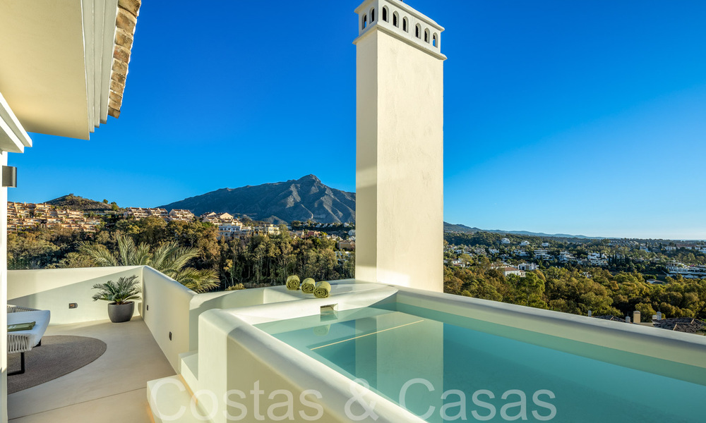 Penthouse en duplex de premier ordre avec vue panoramique sur la mer et piscine privée à vendre à Nueva Andalucia, Marbella 69458