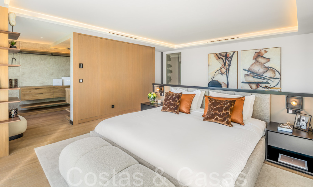 Penthouse en duplex de premier ordre avec vue panoramique sur la mer et piscine privée à vendre à Nueva Andalucia, Marbella 69480