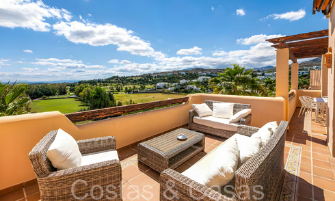Penthouse de luxe prêt à emménager avec une vue magnifique sur le golf et la mer Méditerranée à vendre à Benahavis - Marbella 69637