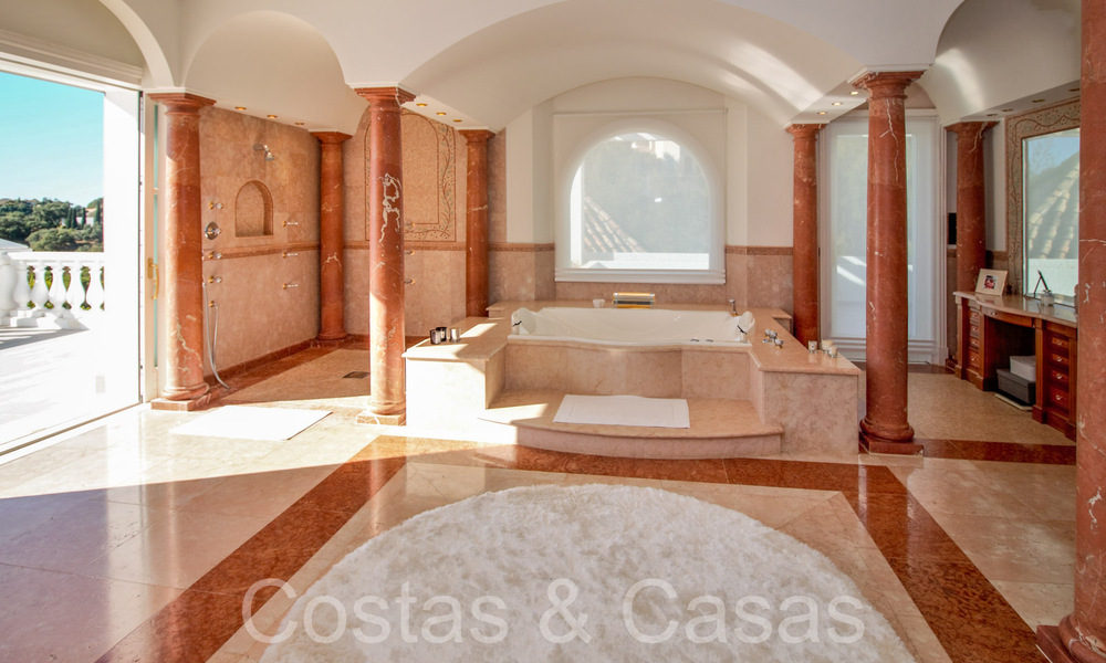 Villa méditerranéenne classique avec vue imprenable sur la mer à vendre, dans le complexe exclusif de La Zagaleta à Benahavis - Marbella 69755