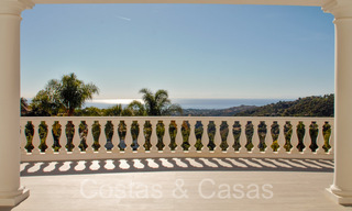 Villa méditerranéenne classique avec vue imprenable sur la mer à vendre, dans le complexe exclusif de La Zagaleta à Benahavis - Marbella 69762 