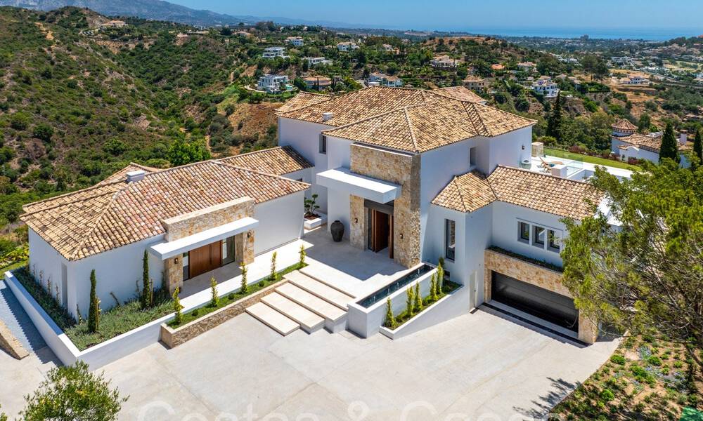 Villa de nouvelle construction de style méditerranéen et provençal à vendre dans une urbanisation fermée à Marbella - Benahavis 69884