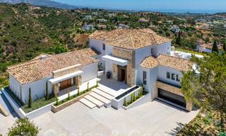 Villa de nouvelle construction de style méditerranéen et provençal à vendre dans une urbanisation fermée à Marbella - Benahavis 69884 