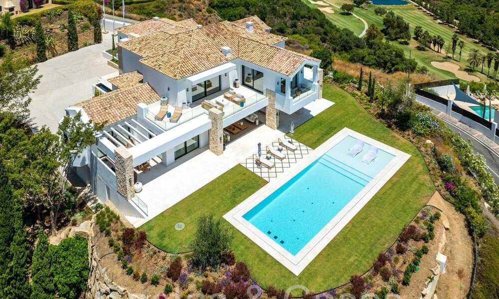 Villa de nouvelle construction de style méditerranéen et provençal à vendre dans une urbanisation fermée à Marbella - Benahavis 69885