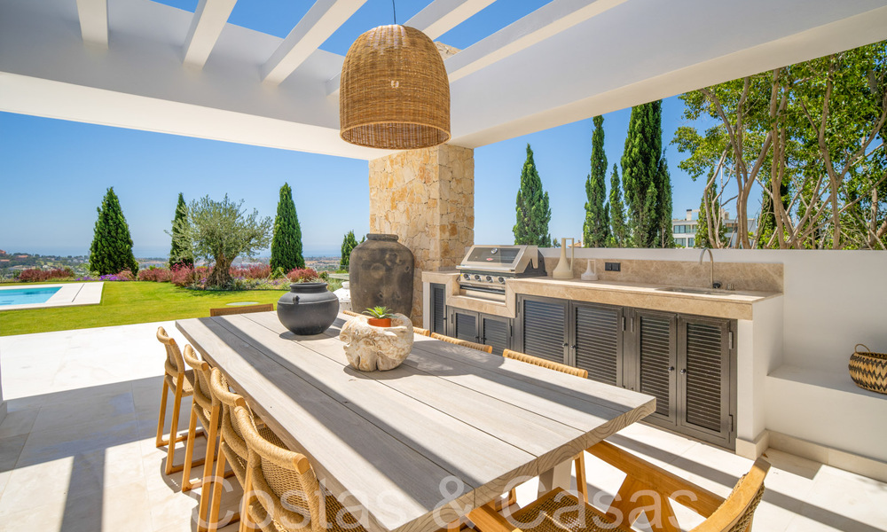 Villa de nouvelle construction de style méditerranéen et provençal à vendre dans une urbanisation fermée à Marbella - Benahavis 69914