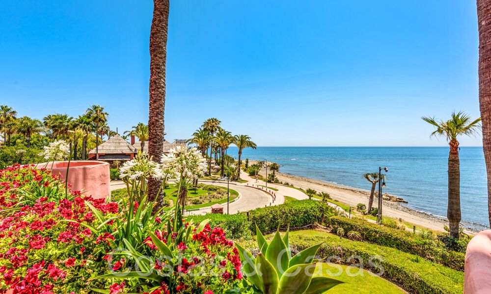 Appartement sophistiqué en première ligne de plage à vendre dans un complexe exclusif sur le New Golden Mile, Marbella - Estepona 69954