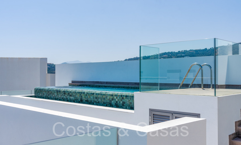 Prêt à emménager, penthouse contemporain avec vue panoramique sur la mer à vendre dans un complexe de haut standing à Benahavis - Marbella 70020