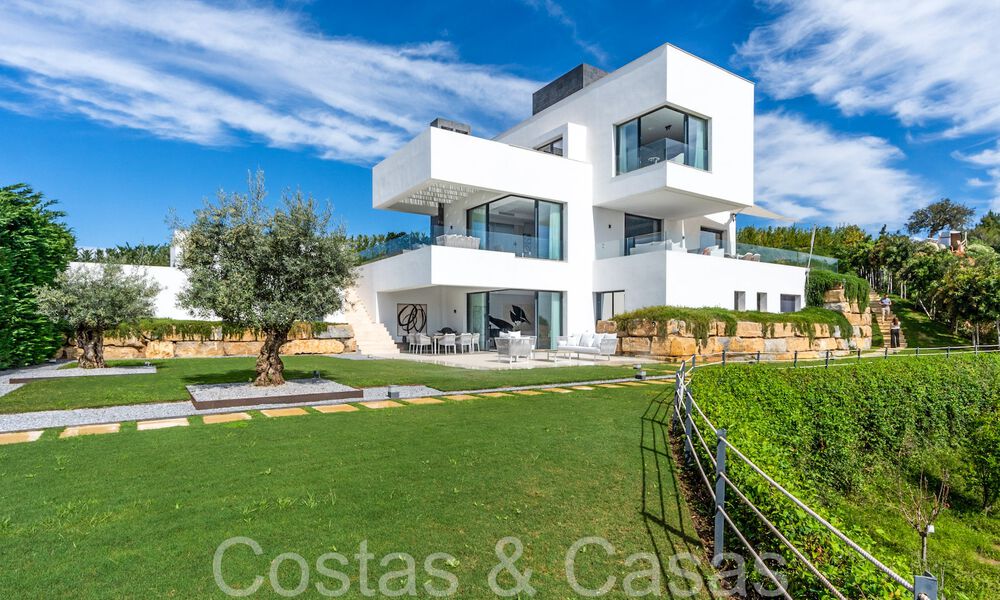 Villa de luxe prête à emménager avec vue panoramique à vendre dans une communauté fermée de Benahavis - Marbella 70023