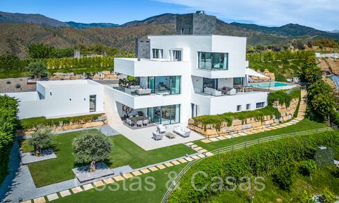 Villa de luxe prête à emménager avec vue panoramique à vendre dans une communauté fermée de Benahavis - Marbella 70030