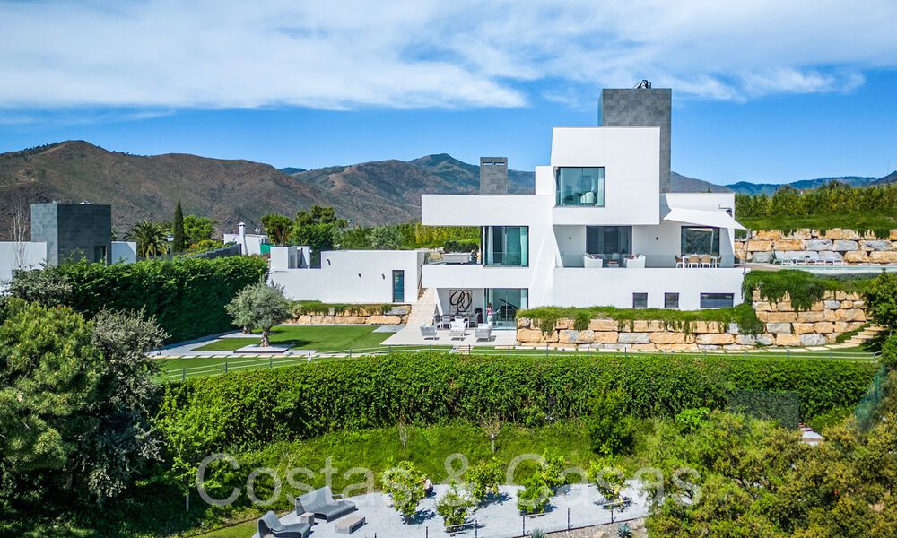 Villa de luxe prête à emménager avec vue panoramique à vendre dans une communauté fermée de Benahavis - Marbella 70032