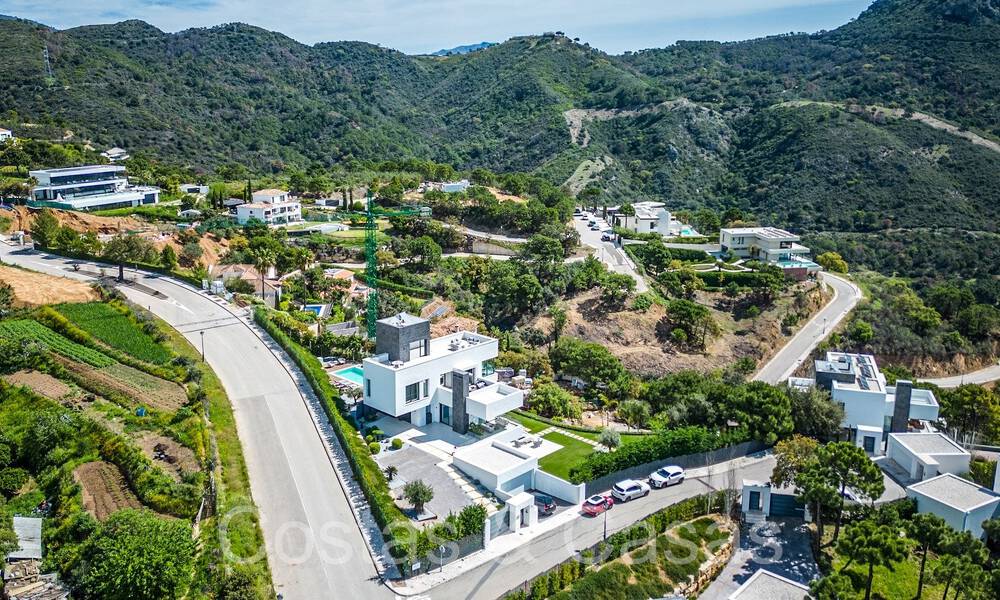 Villa de luxe prête à emménager avec vue panoramique à vendre dans une communauté fermée de Benahavis - Marbella 70034