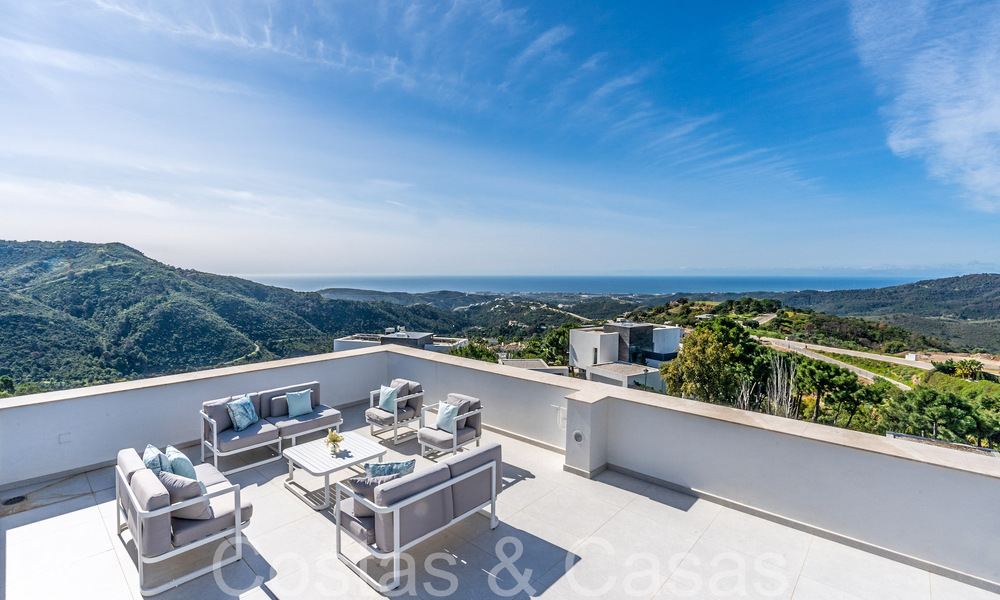 Villa de luxe prête à emménager avec vue panoramique à vendre dans une communauté fermée de Benahavis - Marbella 70035