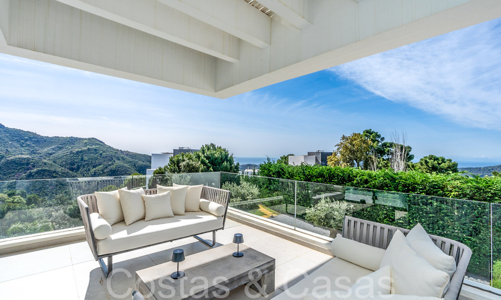 Villa de luxe prête à emménager avec vue panoramique à vendre dans une communauté fermée de Benahavis - Marbella 70050