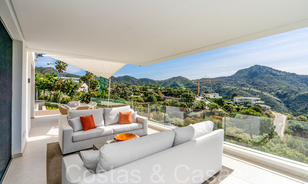 Villa de luxe prête à emménager avec vue panoramique à vendre dans une communauté fermée de Benahavis - Marbella 70057