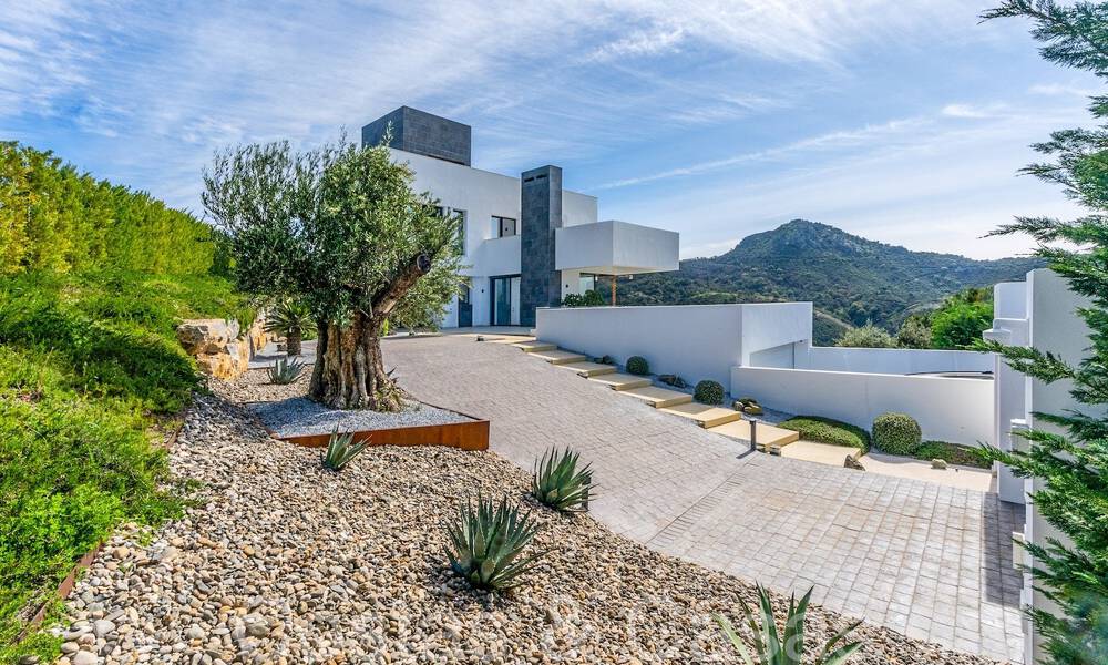 Villa de luxe prête à emménager avec vue panoramique à vendre dans une communauté fermée de Benahavis - Marbella 70067