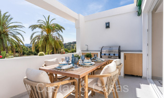 Appartement luxueusement rénové avec vue sur le golf et la mer à vendre, adjacent à un parcours de golf à La Quinta, Benahavis - Marbella 69938 