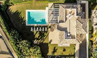 Villa spacieuse au charme andalou à vendre, première ligne de plage à l'est du centre de Marbella 70290 