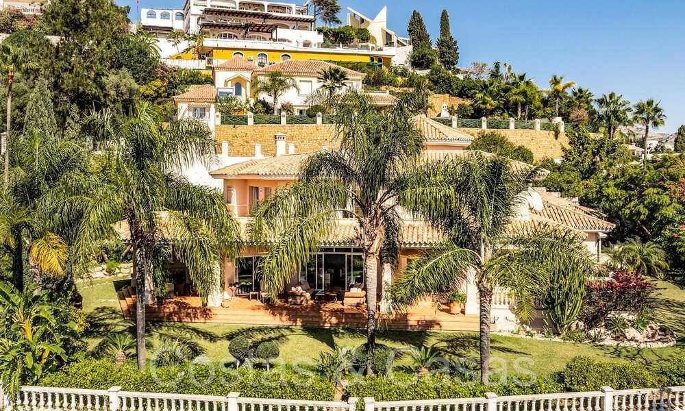 Luxueuse villa de style architectural traditionnel à vendre dans une communauté fermée de La Quinta, Benahavis - Marbella 70315