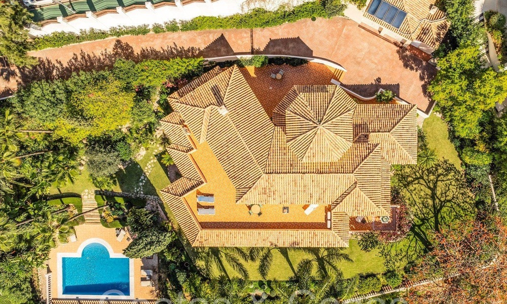 Luxueuse villa de style architectural traditionnel à vendre dans une communauté fermée de La Quinta, Benahavis - Marbella 70317