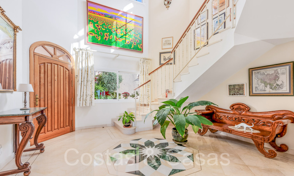 Luxueuse villa de style architectural traditionnel à vendre dans une communauté fermée de La Quinta, Benahavis - Marbella 70325