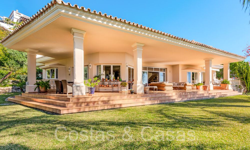 Luxueuse villa de style architectural traditionnel à vendre dans une communauté fermée de La Quinta, Benahavis - Marbella 70326