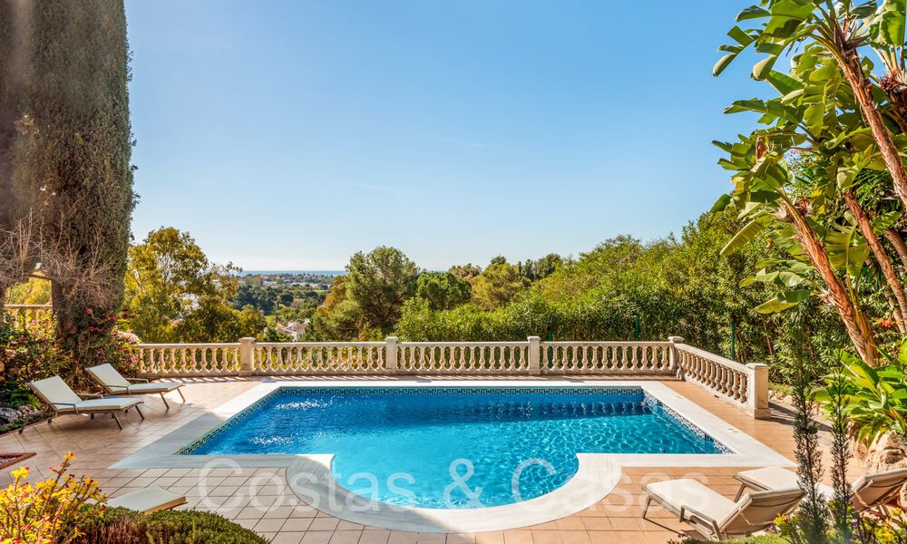 Luxueuse villa de style architectural traditionnel à vendre dans une communauté fermée de La Quinta, Benahavis - Marbella 70333