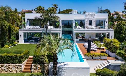 Villa design primée à l'architecture moderne à vendre à quelques pas de la plage à l'est de Marbella 70340