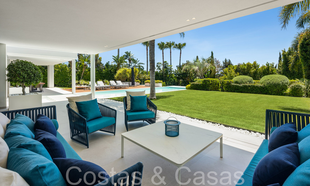 Villa design primée à l'architecture moderne à vendre à quelques pas de la plage à l'est de Marbella 70364