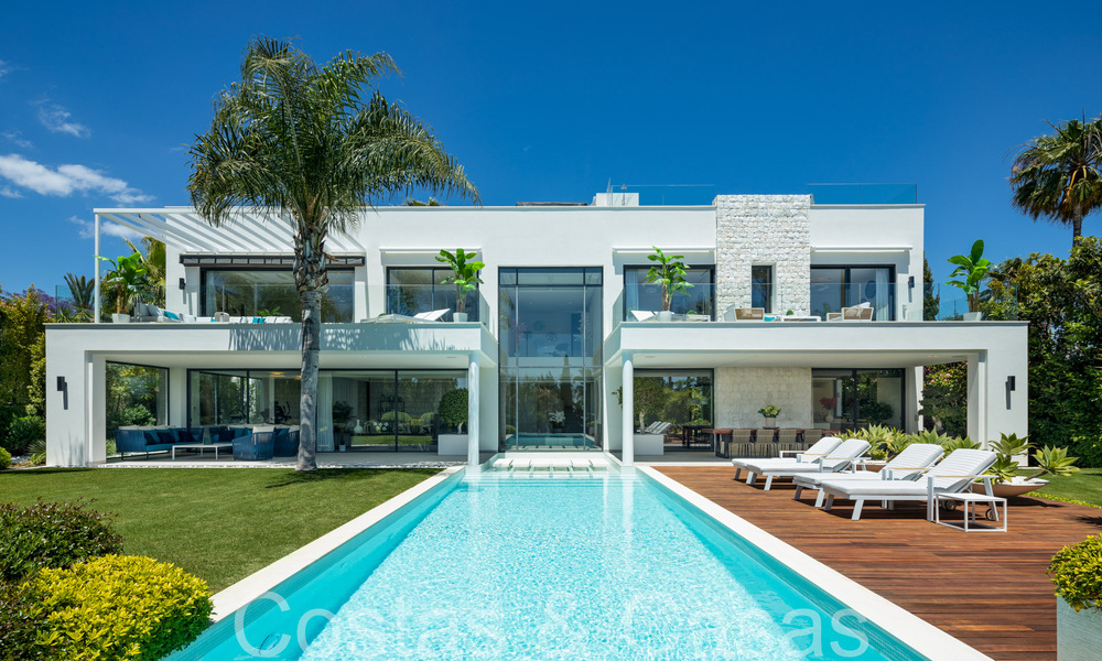 Villa design primée à l'architecture moderne à vendre à quelques pas de la plage à l'est de Marbella 70367