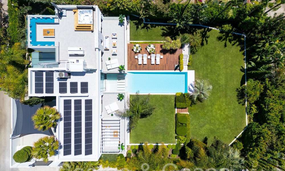 Villa design primée à l'architecture moderne à vendre à quelques pas de la plage à l'est de Marbella 70372