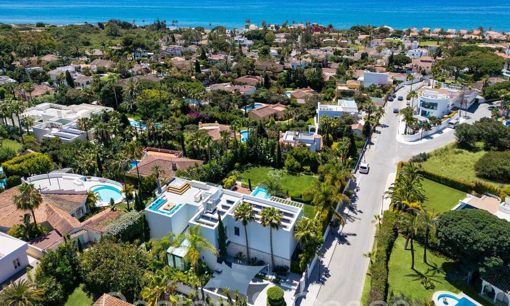 Villa design primée à l'architecture moderne à vendre à quelques pas de la plage à l'est de Marbella 70374