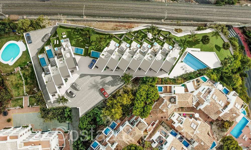 Nouveau sur le marché! Maisons de ville modernes de 3 chambres avec jardin privé à vendre à Fuengirola, Costa del Sol 70168