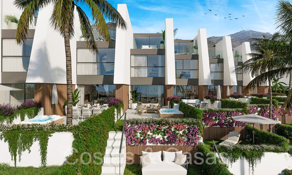 Nouveau sur le marché! Maisons de ville modernes de 3 chambres avec jardin privé à vendre à Fuengirola, Costa del Sol 70174