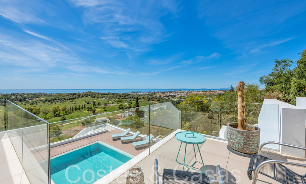 Villa de luxe moderne avec une vue fantastique sur le terrain de golf jusqu'à la mer, à vendre à Marbella - Benahavis 70514