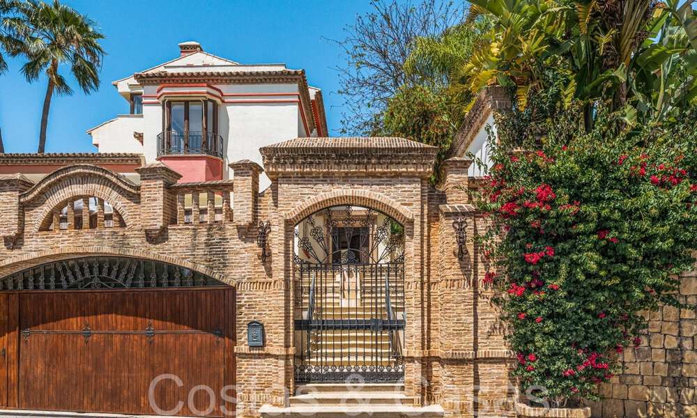 À rénover, villa andalouse à vendre dans un emplacement privilégié exclusif à quelques minutes du Golden Mile de Marbella 70568