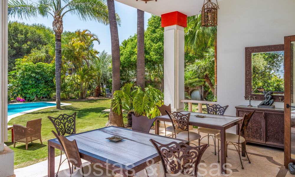 À rénover, villa andalouse à vendre dans un emplacement privilégié exclusif à quelques minutes du Golden Mile de Marbella 70571