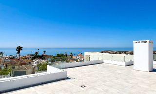 Villa contemporaine de nouvelle construction à vendre dans une zone de plage convoitée à l'est du centre de Marbella 70585 