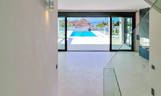 Villa contemporaine de nouvelle construction à vendre dans une zone de plage convoitée à l'est du centre de Marbella 70595 