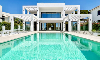 Villa contemporaine de nouvelle construction à vendre dans une zone de plage convoitée à l'est du centre de Marbella 70606 