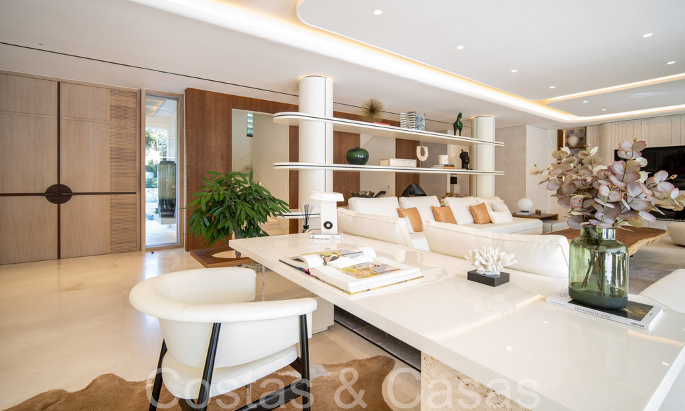 Villa de luxe moderne à vendre dans une urbanisation fermée sur le Golden Mile de Marbella 70750