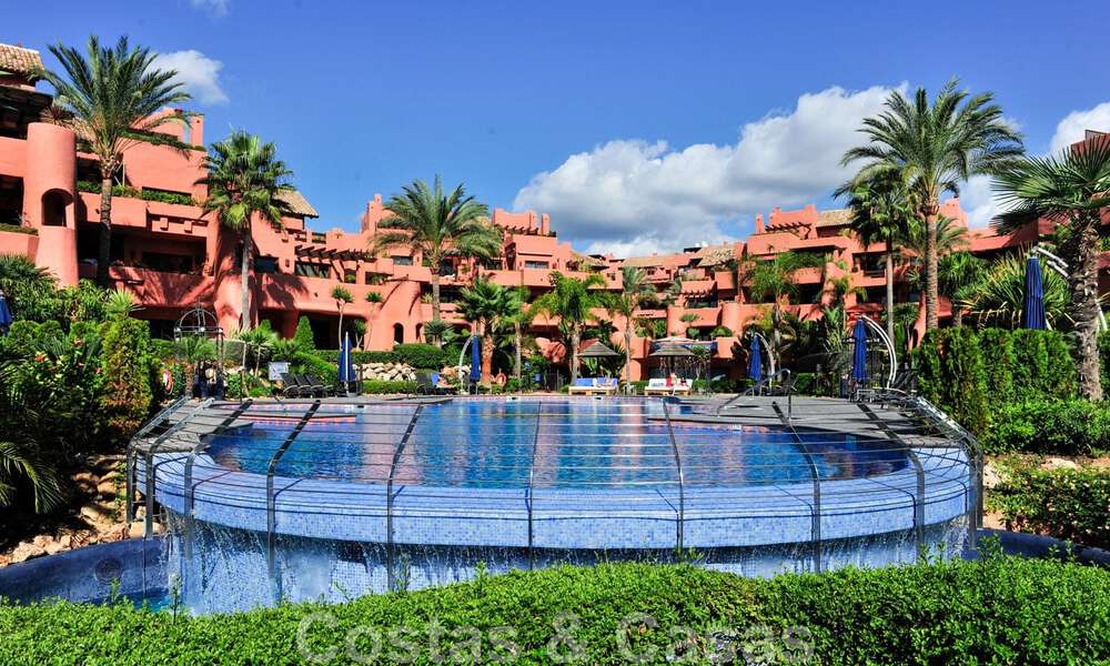 Luxueux appartement au rez-de-chaussée à vendre dans un complexe balnéaire 5 étoiles sur le New Golden Mile entre Marbella et Estepona 71408