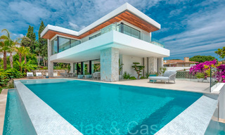 Villa neuve et prête à emménager dans un style moderne à vendre avec vue sur la mer, a deux pas de la plage à l'est du centre-ville de Marbella 71434 