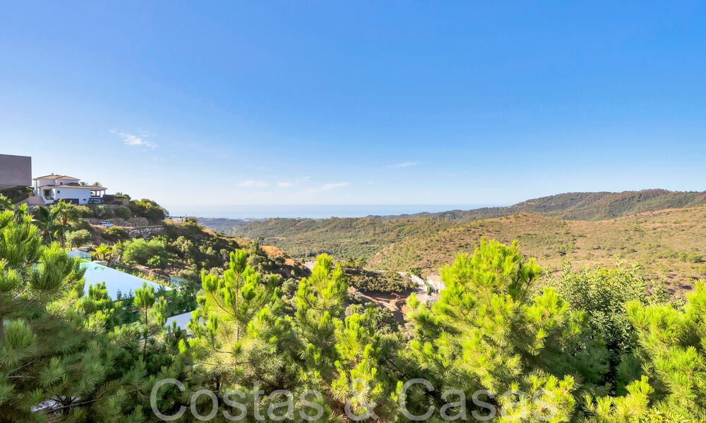 Villa de luxe espagnole intemporelle avec vue panoramique sur la mer à vendre dans une urbanisation sécurisée de Marbella - Benahavis 71555