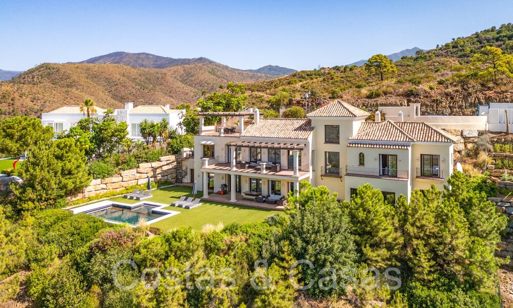 Villa de luxe espagnole intemporelle avec vue panoramique sur la mer à vendre dans une urbanisation sécurisée de Marbella - Benahavis 71567