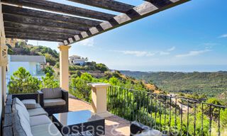 Villa de luxe espagnole intemporelle avec vue panoramique sur la mer à vendre dans une urbanisation sécurisée de Marbella - Benahavis 71577 