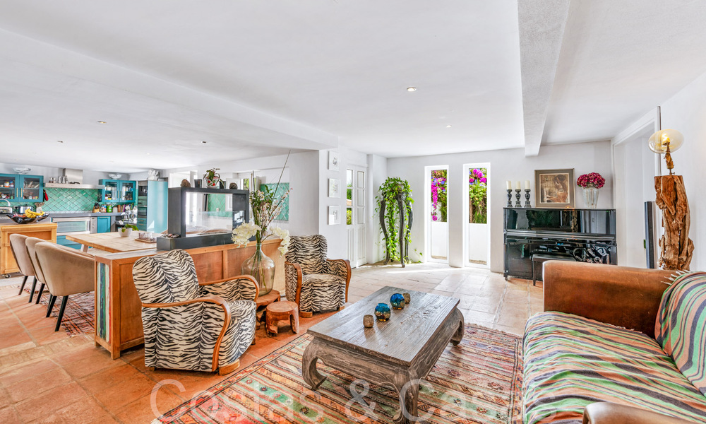 Charmante villa traditionnelle à vendre avec logement d'invités et court de tennis, proche de la plage à Benahavis - Marbella 71892