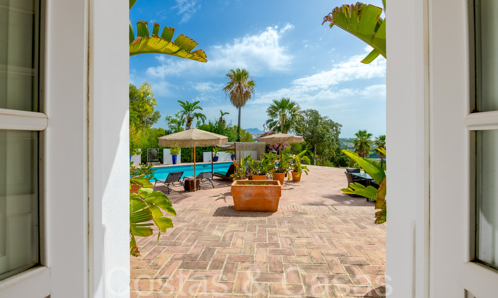 Charmante villa traditionnelle à vendre avec logement d'invités et court de tennis, proche de la plage à Benahavis - Marbella 71901