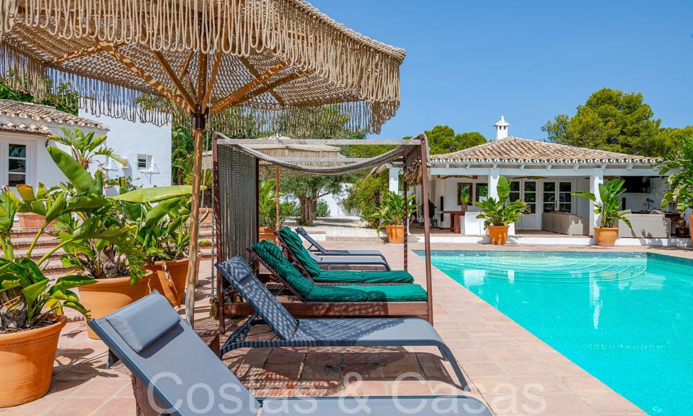 Charmante villa traditionnelle à vendre avec logement d'invités et court de tennis, proche de la plage à Benahavis - Marbella 71914