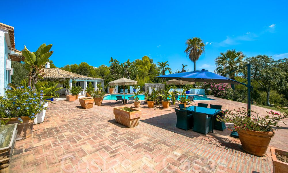 Charmante villa traditionnelle à vendre avec logement d'invités et court de tennis, proche de la plage à Benahavis - Marbella 71916